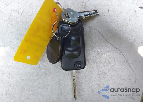 2016 Mercedes-Benz Sprinter 2500 High Roof из США, поврежденный, VIN 8BRPE8DD9GE120838